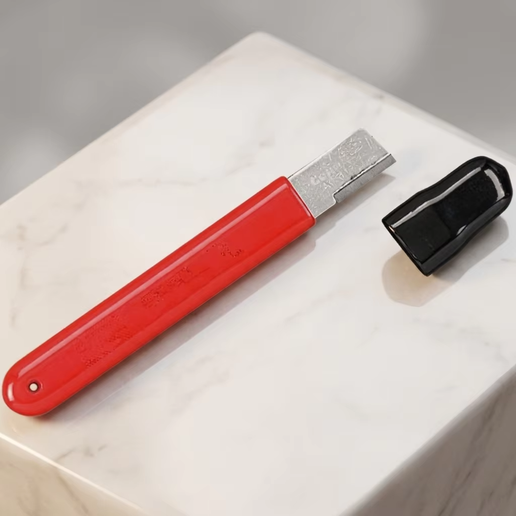 Mini Pocket Size Tungsten Steel Knife Sharpener Suitable for Daily Home Use and Outdoor Camping Trips