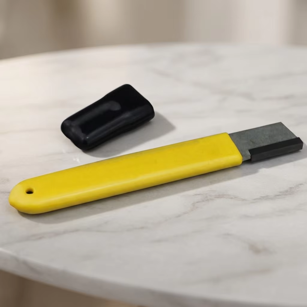 Mini Pocket Size Tungsten Steel Knife Sharpener Suitable for Daily Home Use and Outdoor Camping Trips